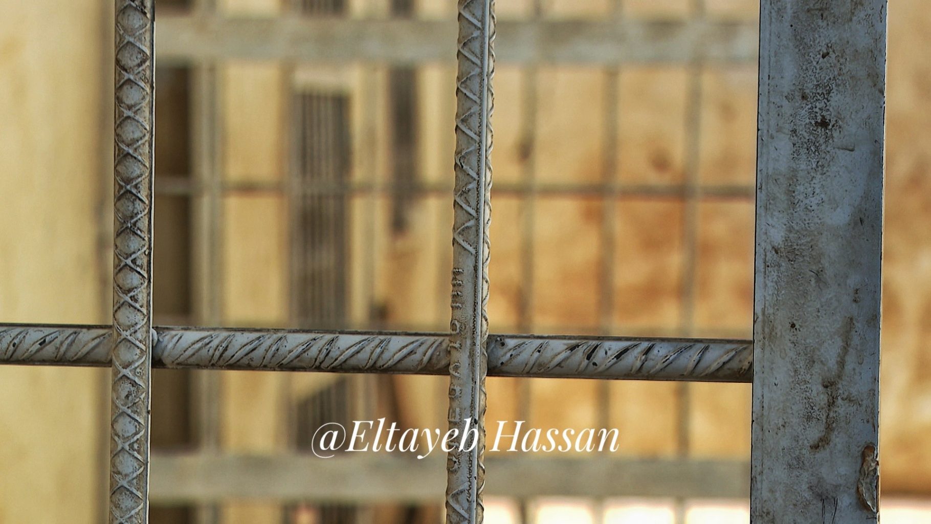 اعتقال موظف في السودان