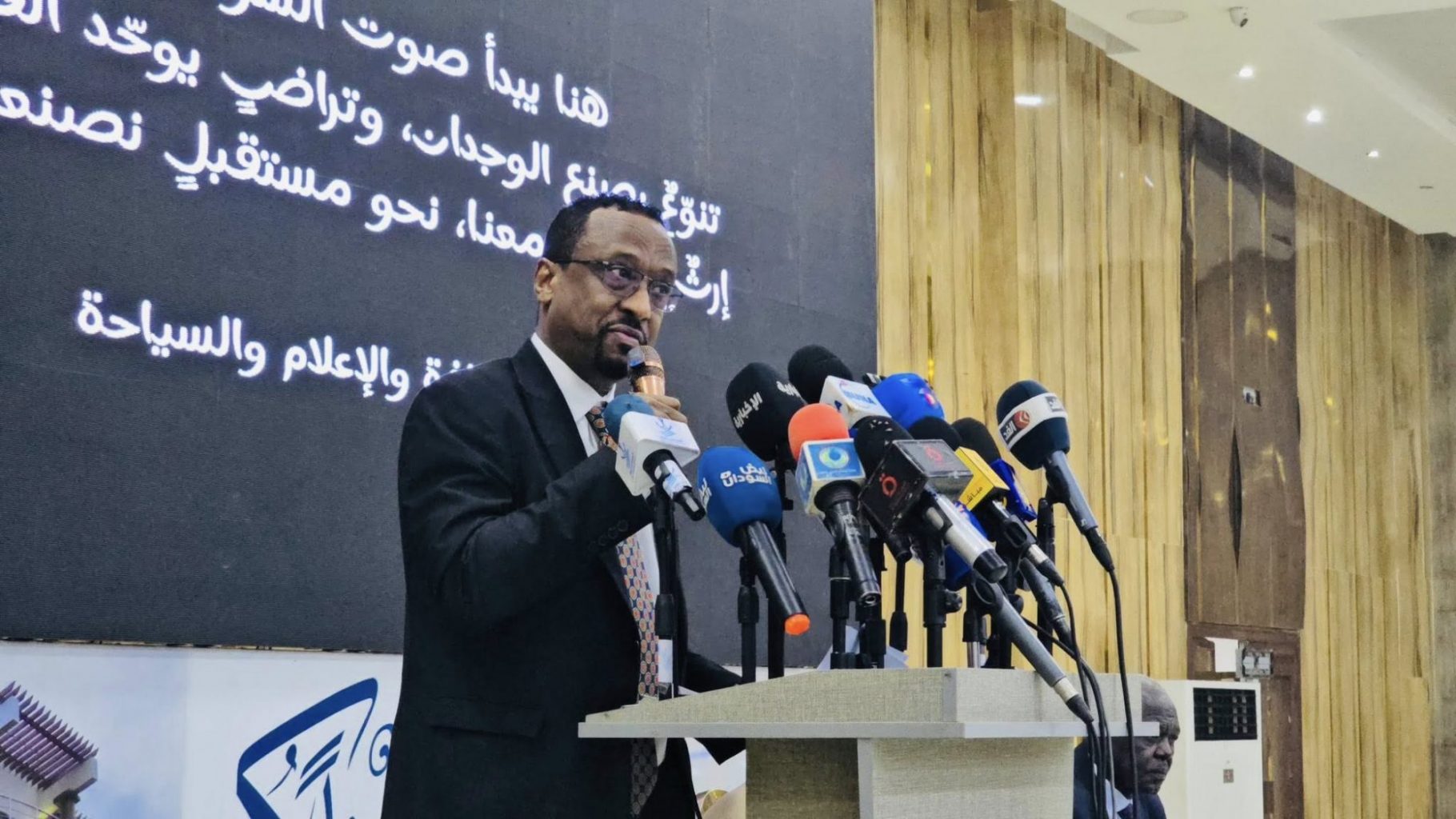 وزير الإعلام السوداني: إعلان حميدتي عن هدنة إنسانية مجرد “مناورة سياسية”