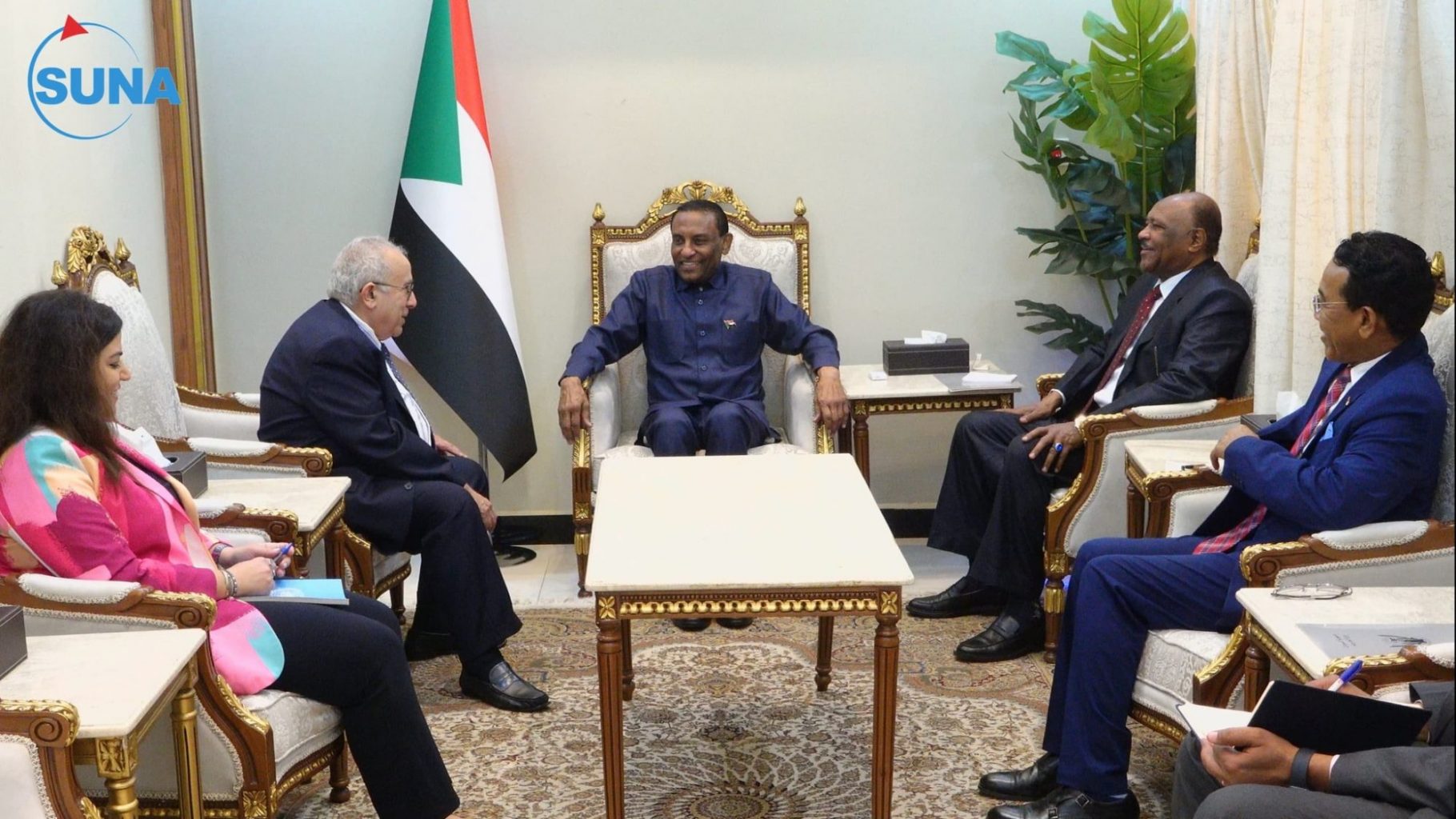 رئيس الوزراء السوداني يبحث مع”لعمامرة” أمرًا مهمًا