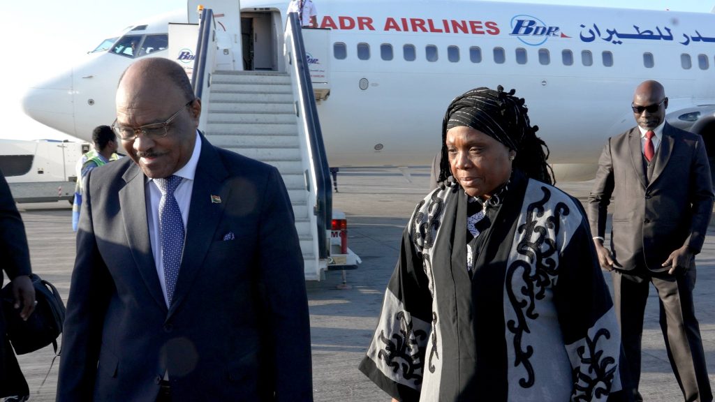 السودان – مسؤول كبير في ليبيريا يصل السودان – باج نيوز